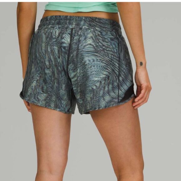 Lululemon Hotty Hot Low Rise Short 4" Dimensional Icing Blue Multi / Black - Picture 6 of 6